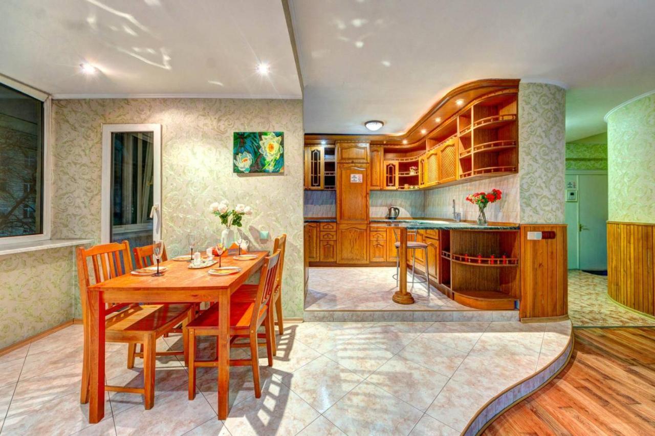 Apartments Of Bogdan Khmelnitsky Kijev Kültér fotó